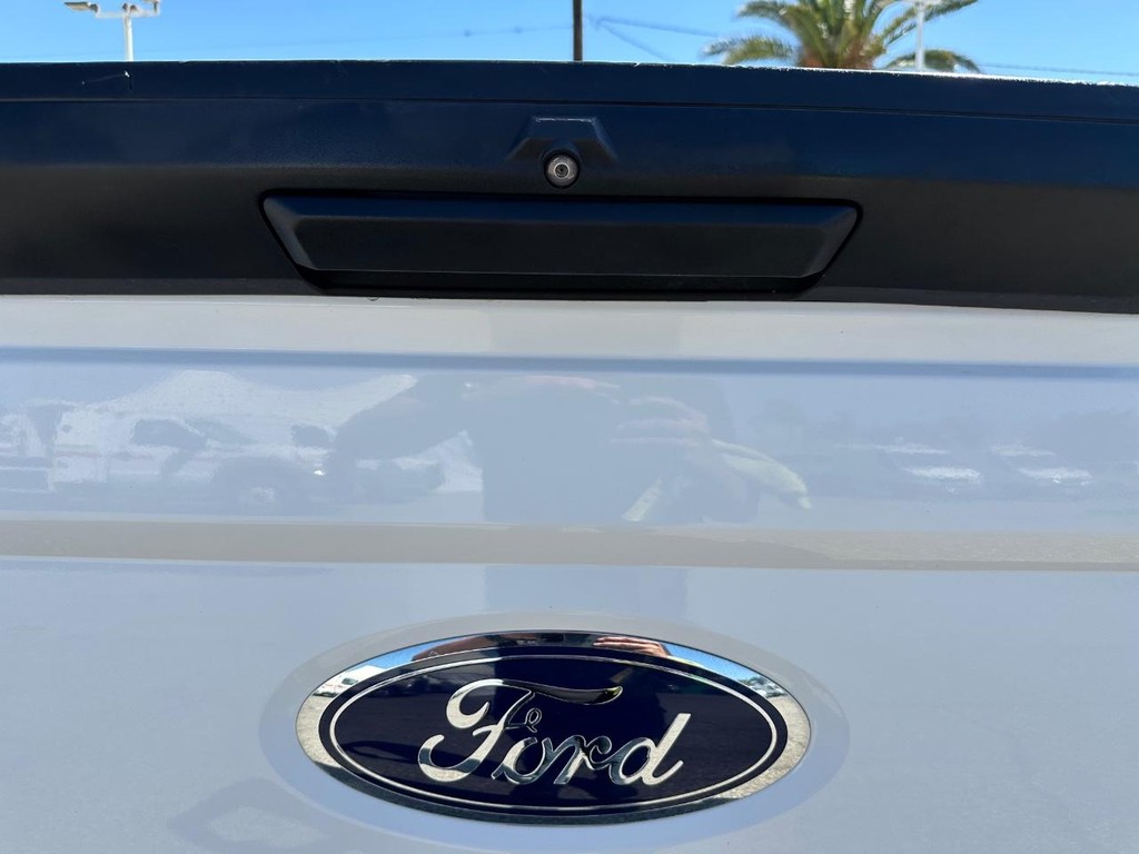 Ford F-350 Vehicle Full-screen Gallery Image 41