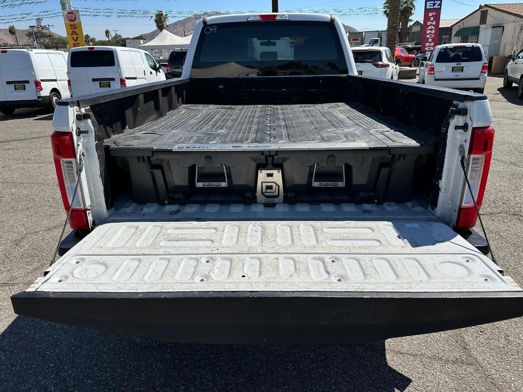 Ford F-350 Vehicle Full-screen Gallery Image 45