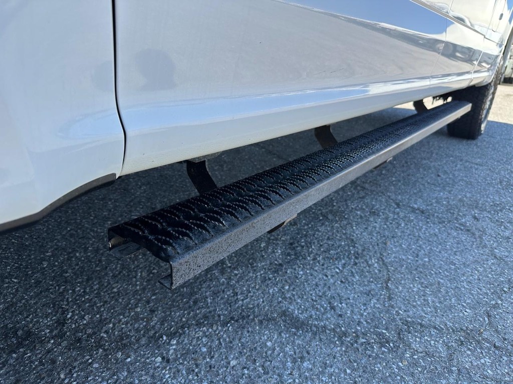 Ford F-350 Vehicle Full-screen Gallery Image 49