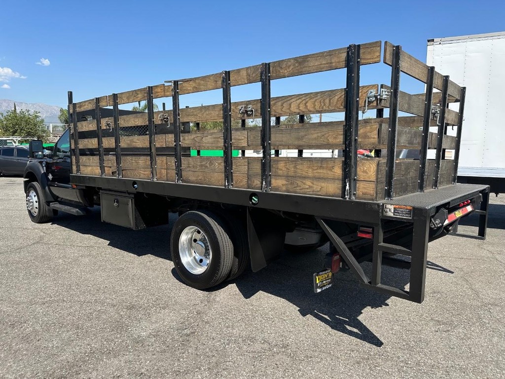 Ford F-550 Vehicle Full-screen Gallery Image 09