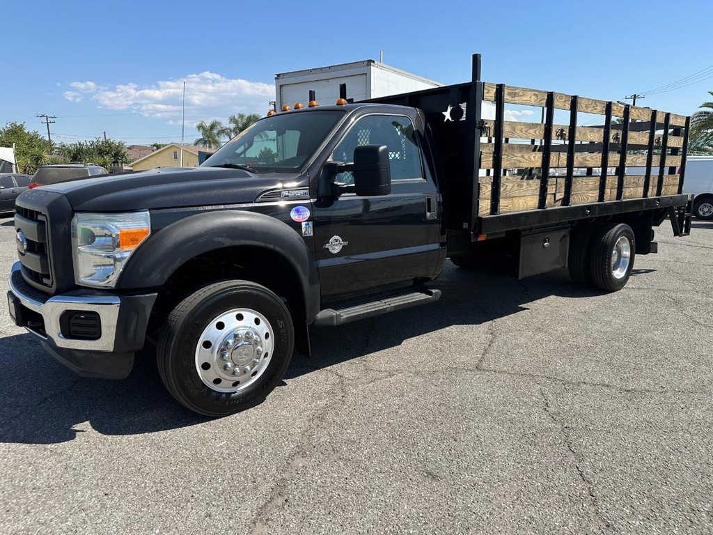 Ford F-550 Vehicle Full-screen Gallery Image 12