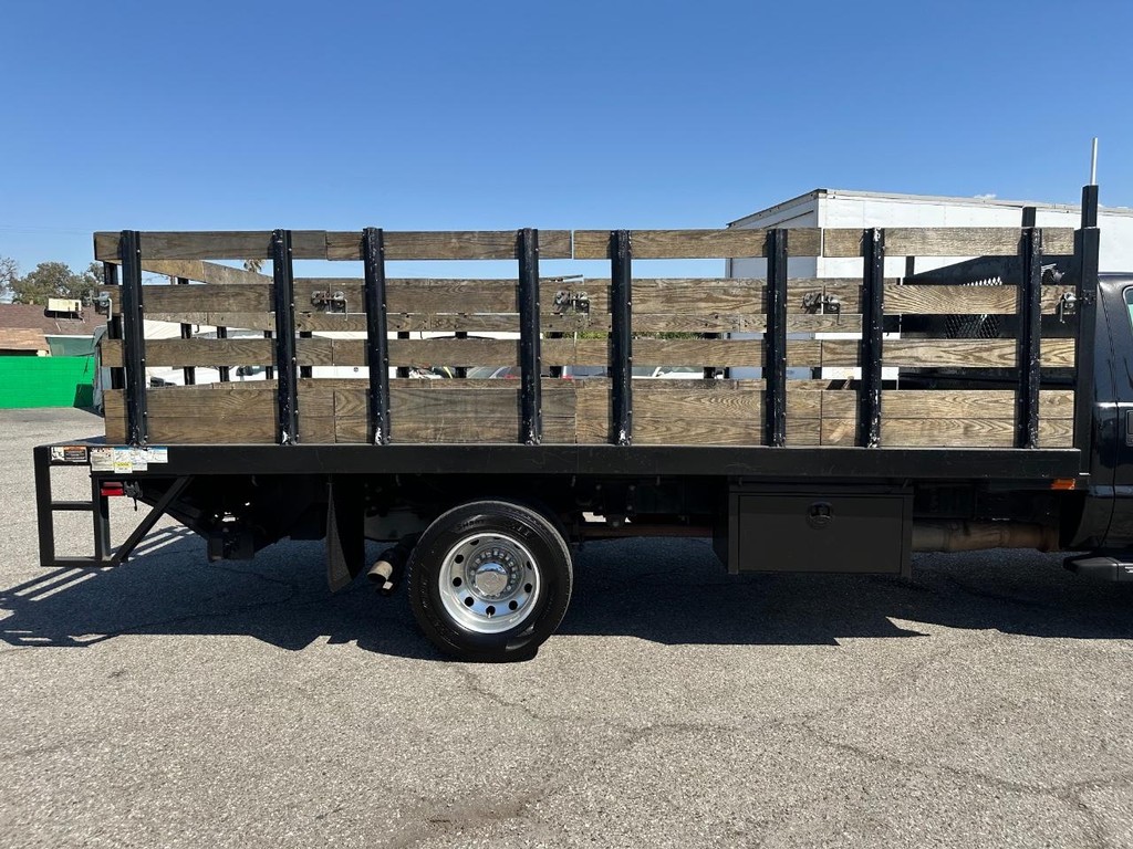 Ford F-550 Vehicle Full-screen Gallery Image 15