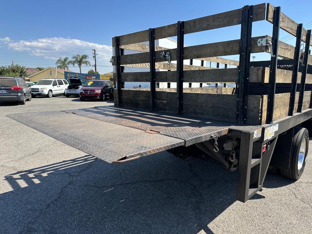 Ford F-550 Vehicle Full-screen Gallery Image 21