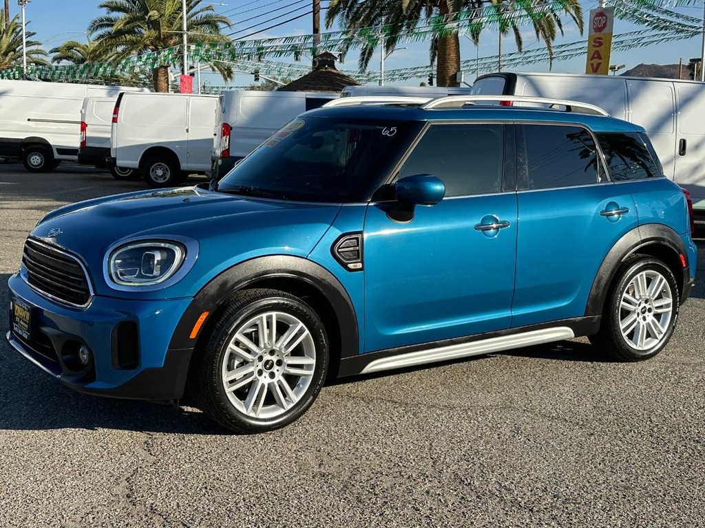 MINI Countryman Vehicle Full-screen Gallery Image 12
