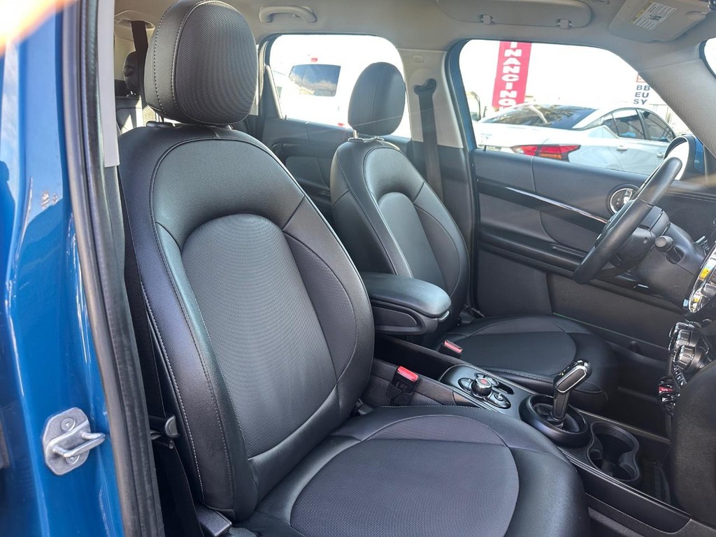 MINI Countryman Vehicle Full-screen Gallery Image 22