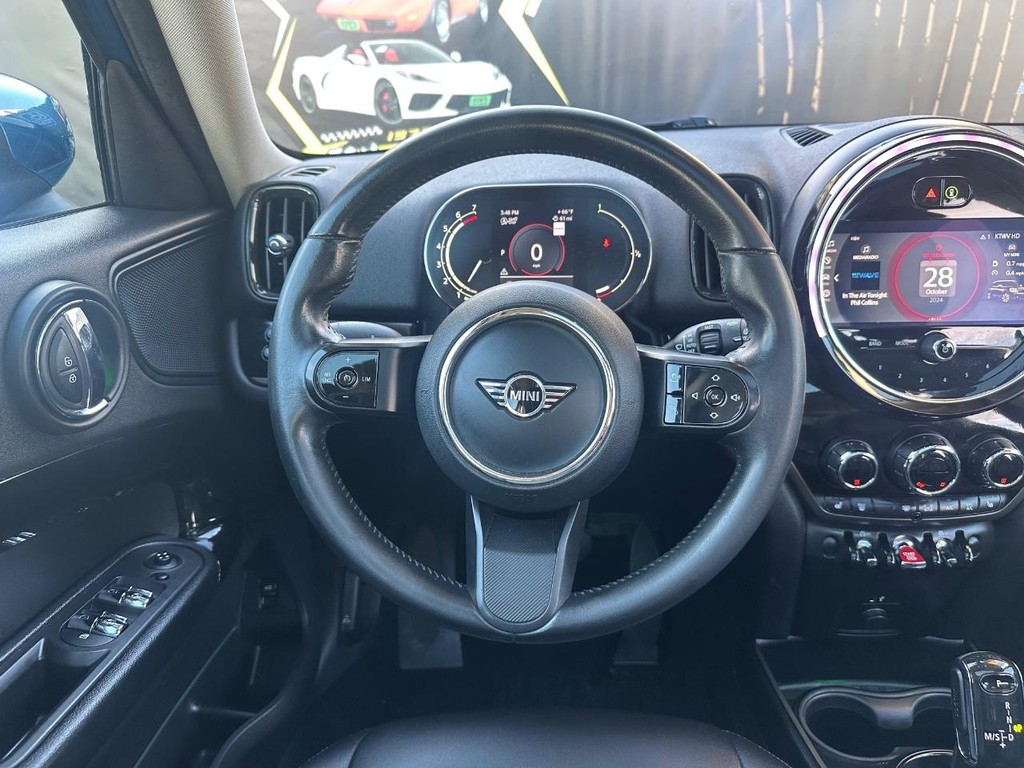 MINI Countryman Vehicle Full-screen Gallery Image 27