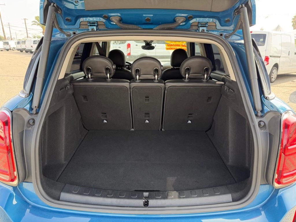 MINI Countryman Vehicle Full-screen Gallery Image 45