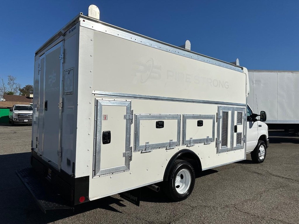 2019 Ford E-450 photo 4