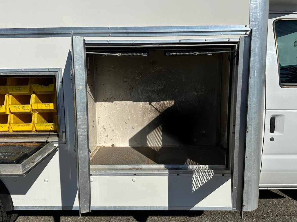 2019 Ford E-450 photo 13