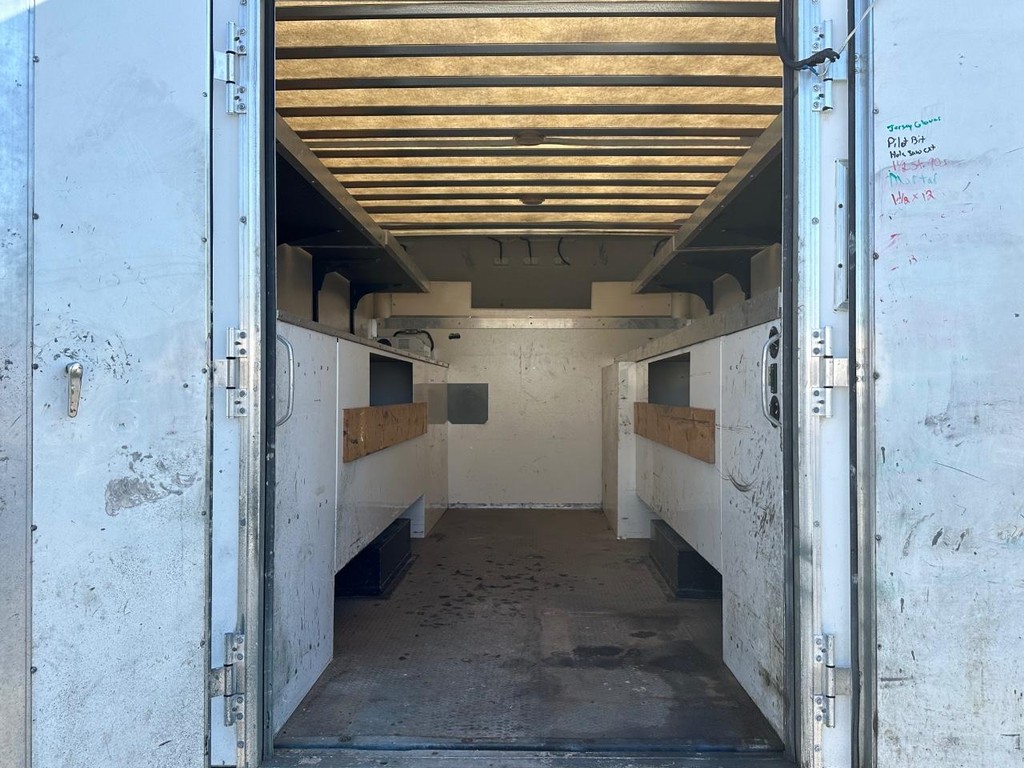 2019 Ford E-450 photo 18