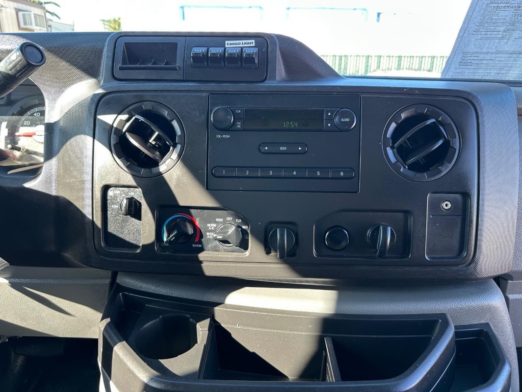 2019 Ford E-450 photo 24