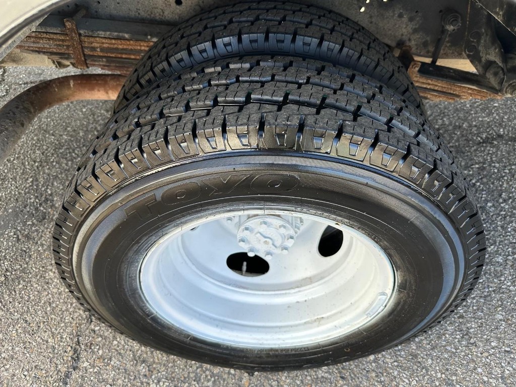2019 Ford E-450 photo 30