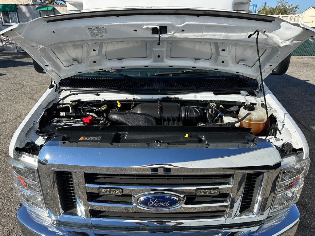 2019 Ford E-450 photo 31
