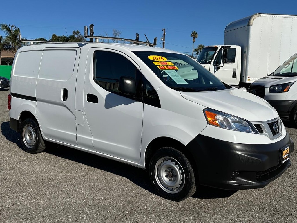 2016 Nissan NV200 SV photo 4