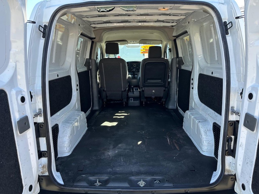 2016 Nissan NV200 SV photo 16