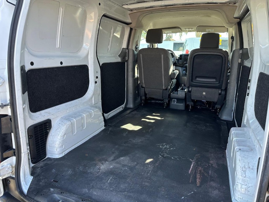 2016 Nissan NV200 SV photo 17