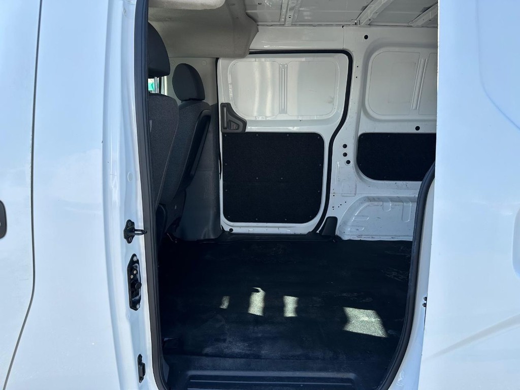 2016 Nissan NV200 SV photo 21