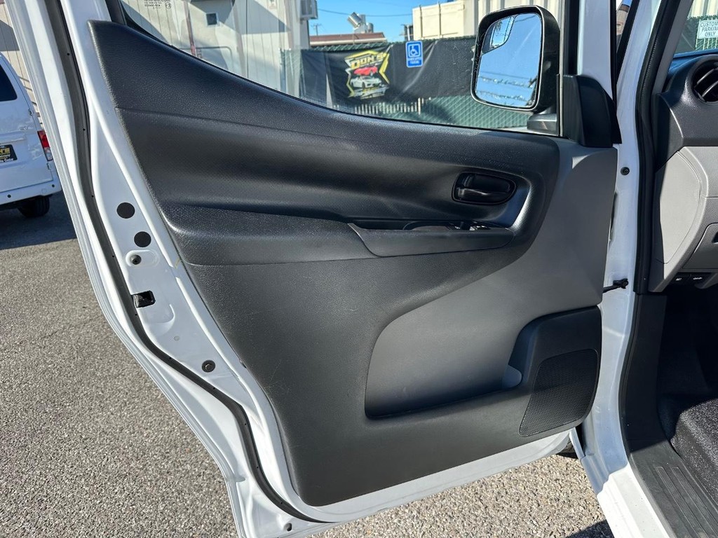 2016 Nissan NV200 SV photo 23