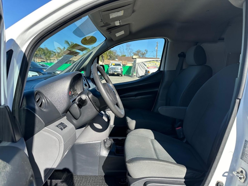 2016 Nissan NV200 SV photo 25