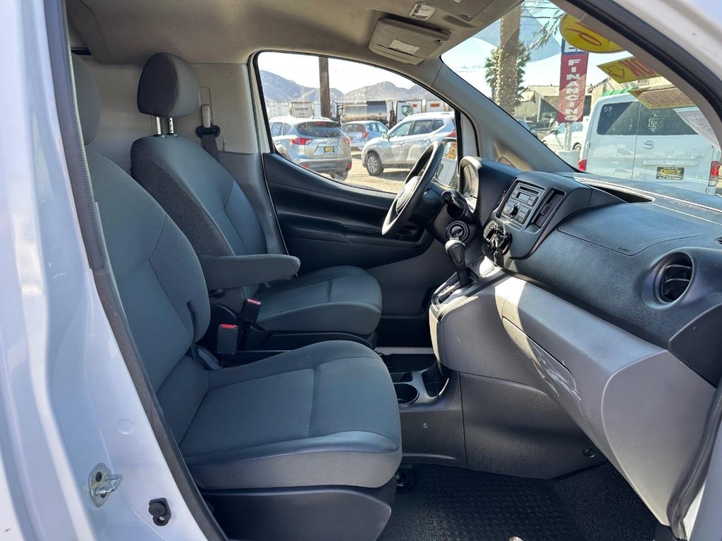 2016 Nissan NV200 SV photo 29