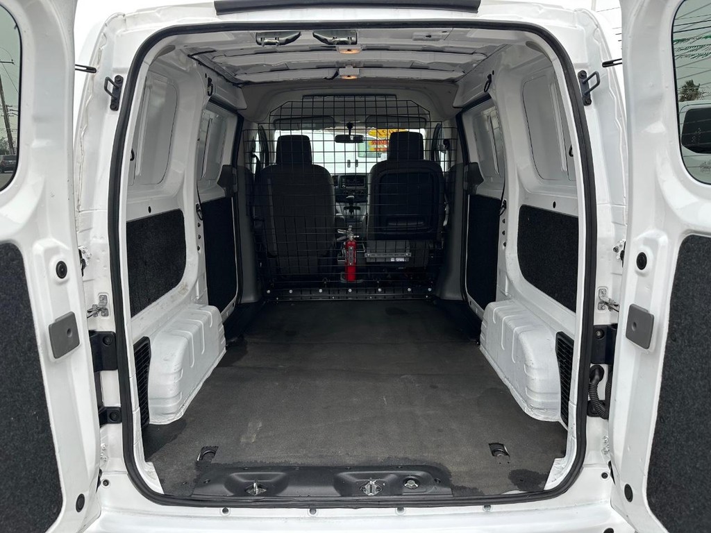 2021 Nissan NV200 null photo 16