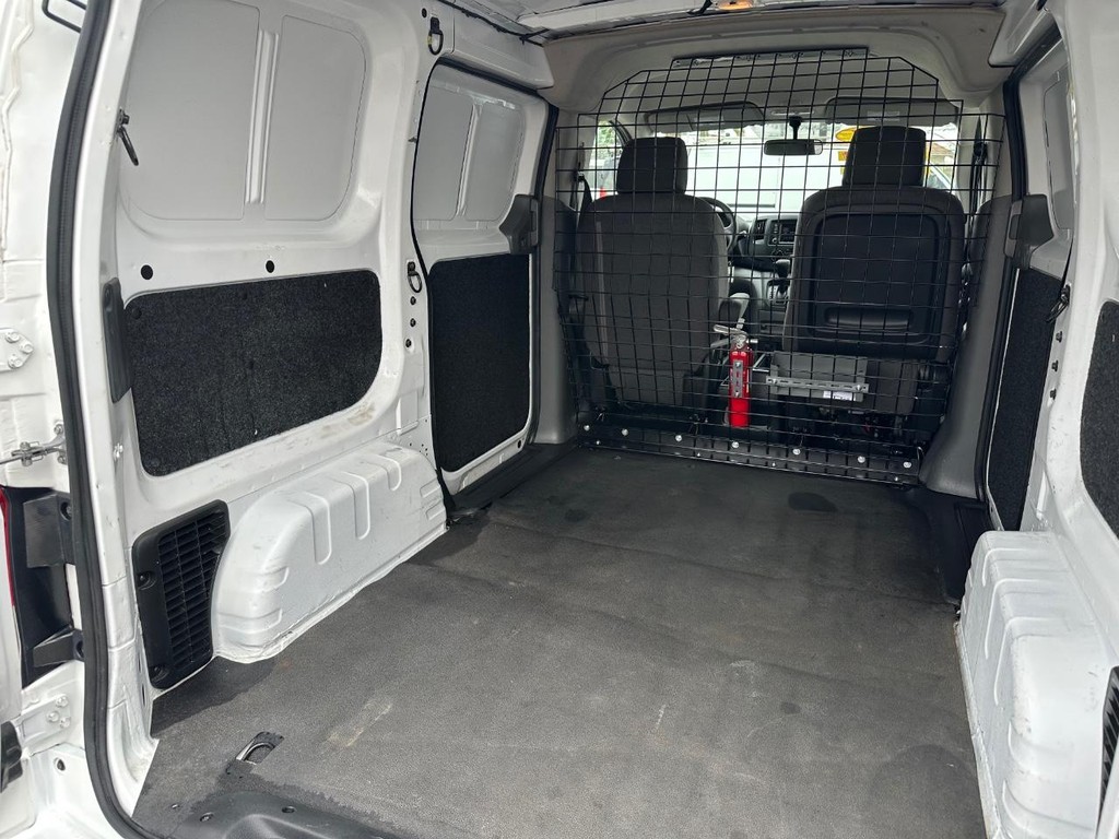 2021 Nissan NV200 null photo 17