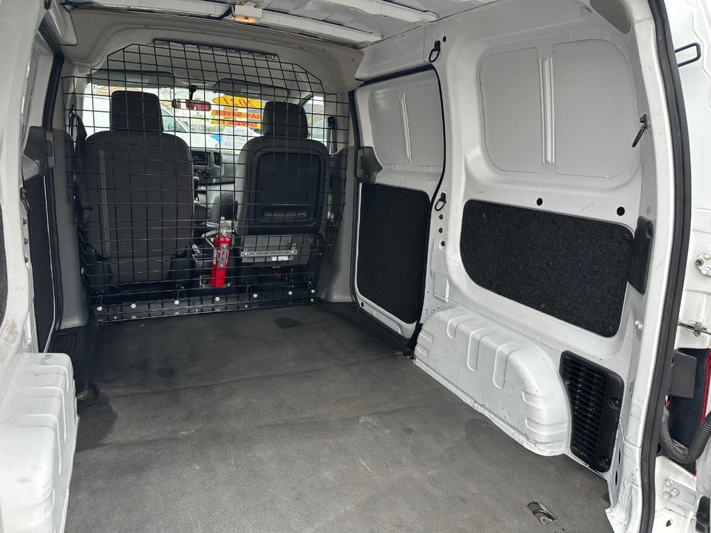 2021 Nissan NV200 null photo 18