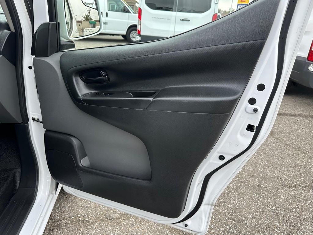 2021 Nissan NV200 null photo 29