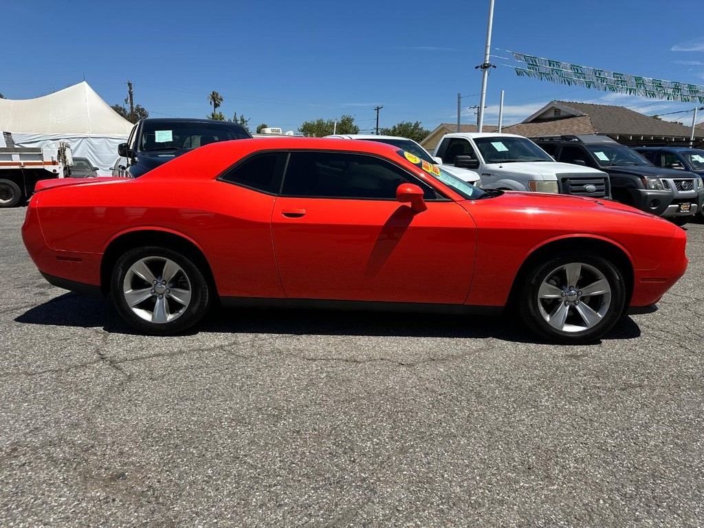 2021 Dodge Challenger photo 3