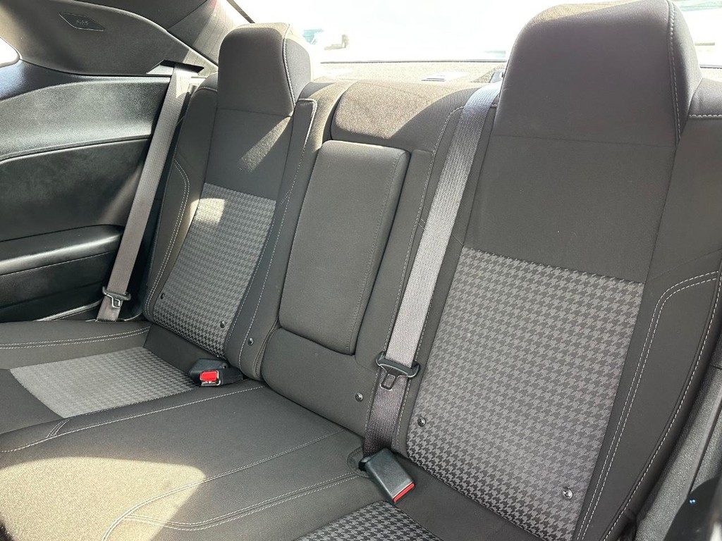 Dodge Challenger Vehicle Full-screen Gallery Image 19