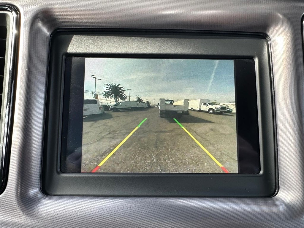 Dodge Challenger Vehicle Full-screen Gallery Image 35