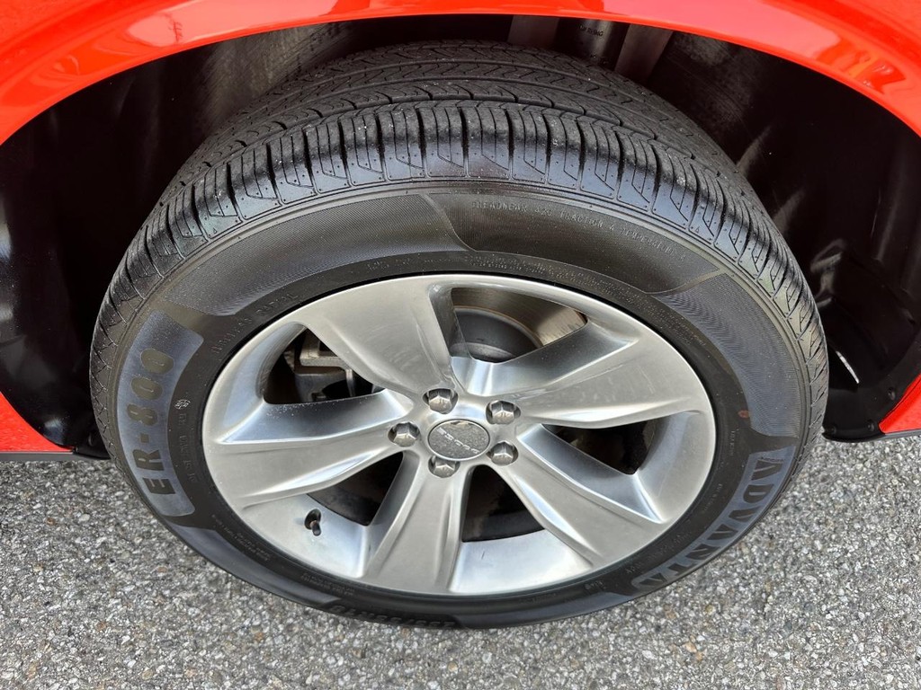 Dodge Challenger Vehicle Full-screen Gallery Image 39