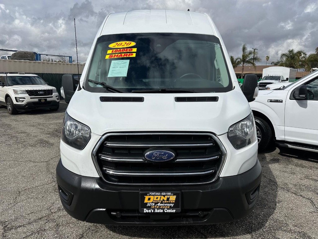 Ford Transit 250 Vehicle Full-screen Gallery Image 15