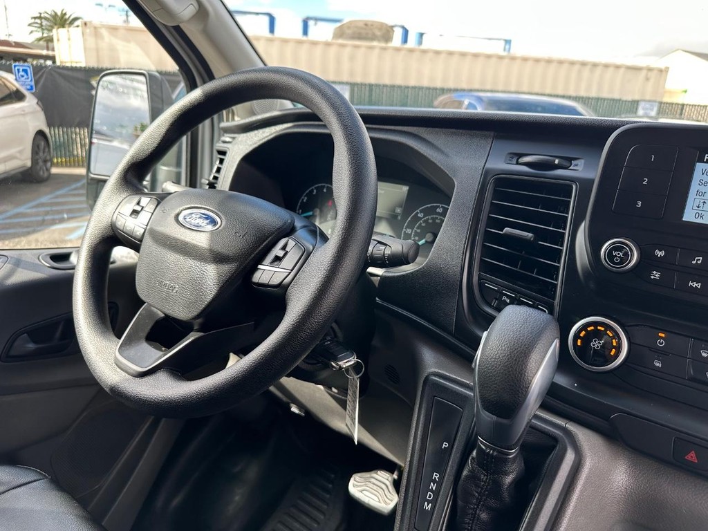 Ford Transit 250 Vehicle Full-screen Gallery Image 34