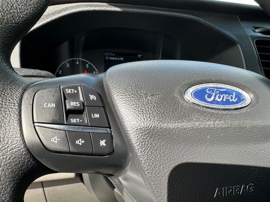 Ford Transit 250 Vehicle Full-screen Gallery Image 40