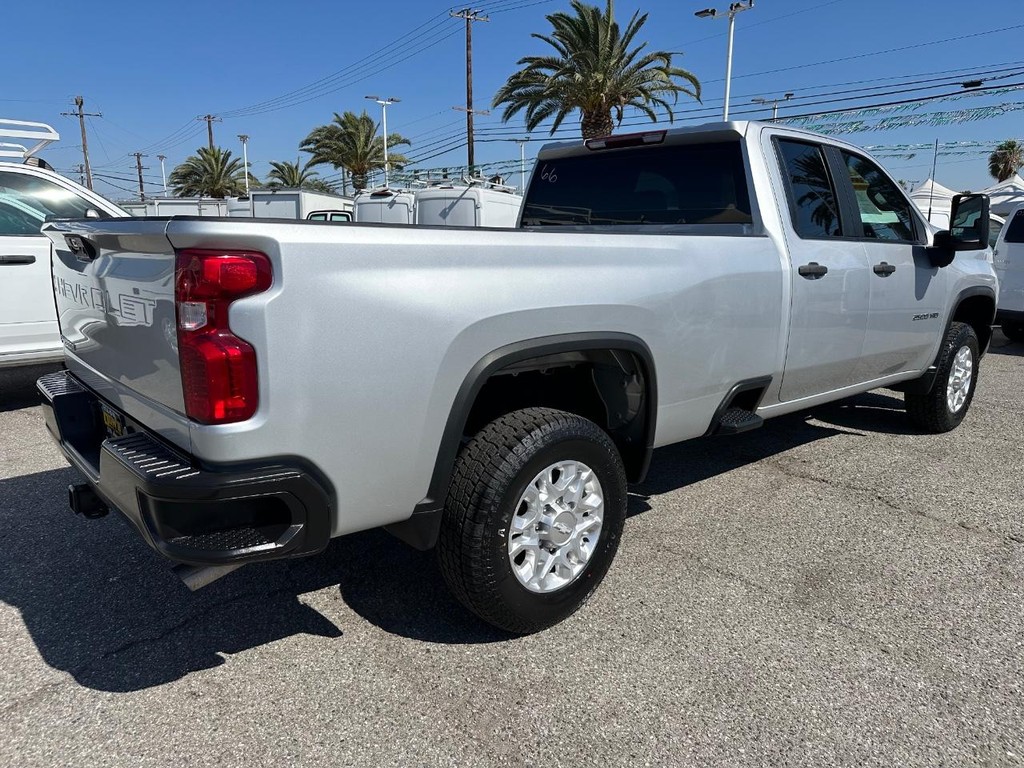 Chevrolet Silverado 2500HD Vehicle Full-screen Gallery Image 06