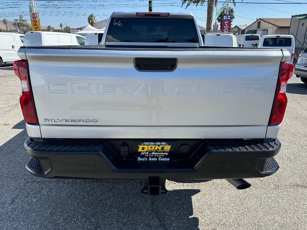 Chevrolet Silverado 2500HD Vehicle Full-screen Gallery Image 08