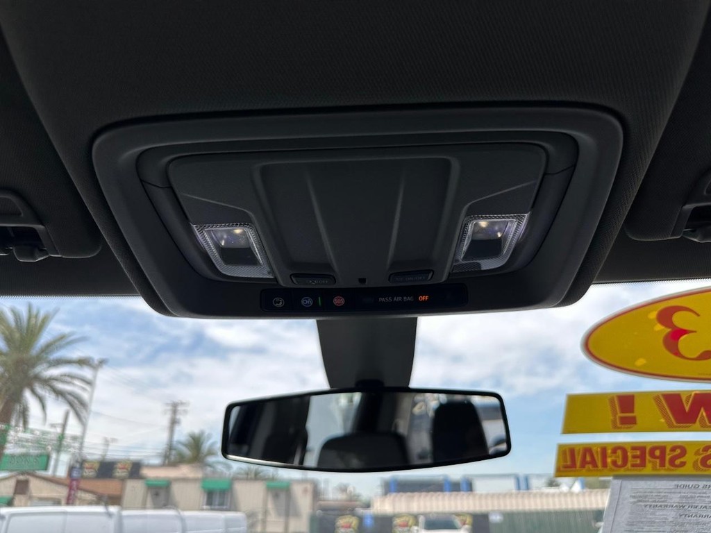 Chevrolet Silverado 2500HD Vehicle Full-screen Gallery Image 28