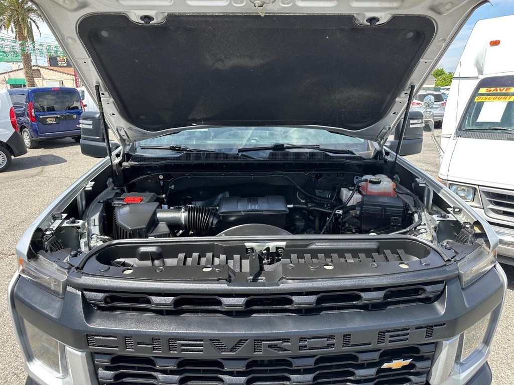 Chevrolet Silverado 2500HD Vehicle Full-screen Gallery Image 44