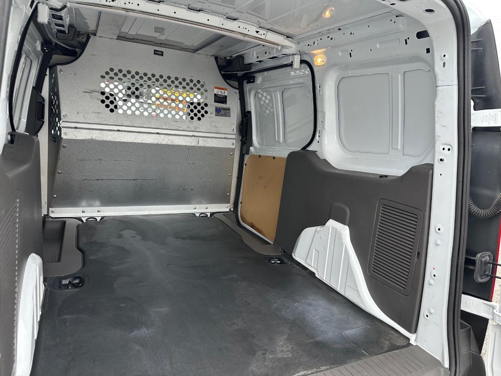 Ford Transit Connect Vehicle Full-screen Gallery Image 17
