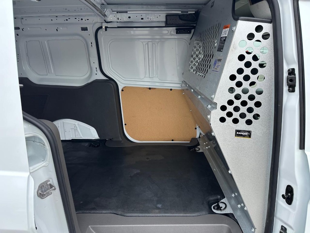 Ford Transit Connect Vehicle Full-screen Gallery Image 18