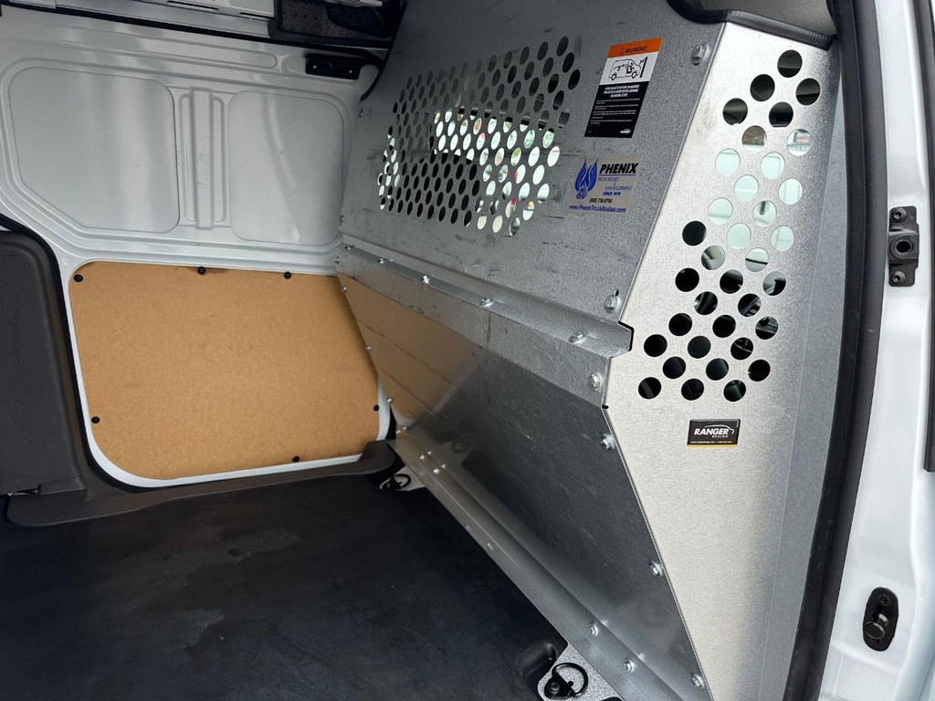Ford Transit Connect Vehicle Full-screen Gallery Image 19