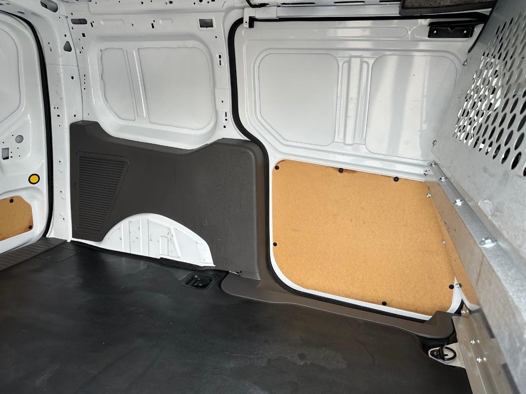 Ford Transit Connect Vehicle Full-screen Gallery Image 20