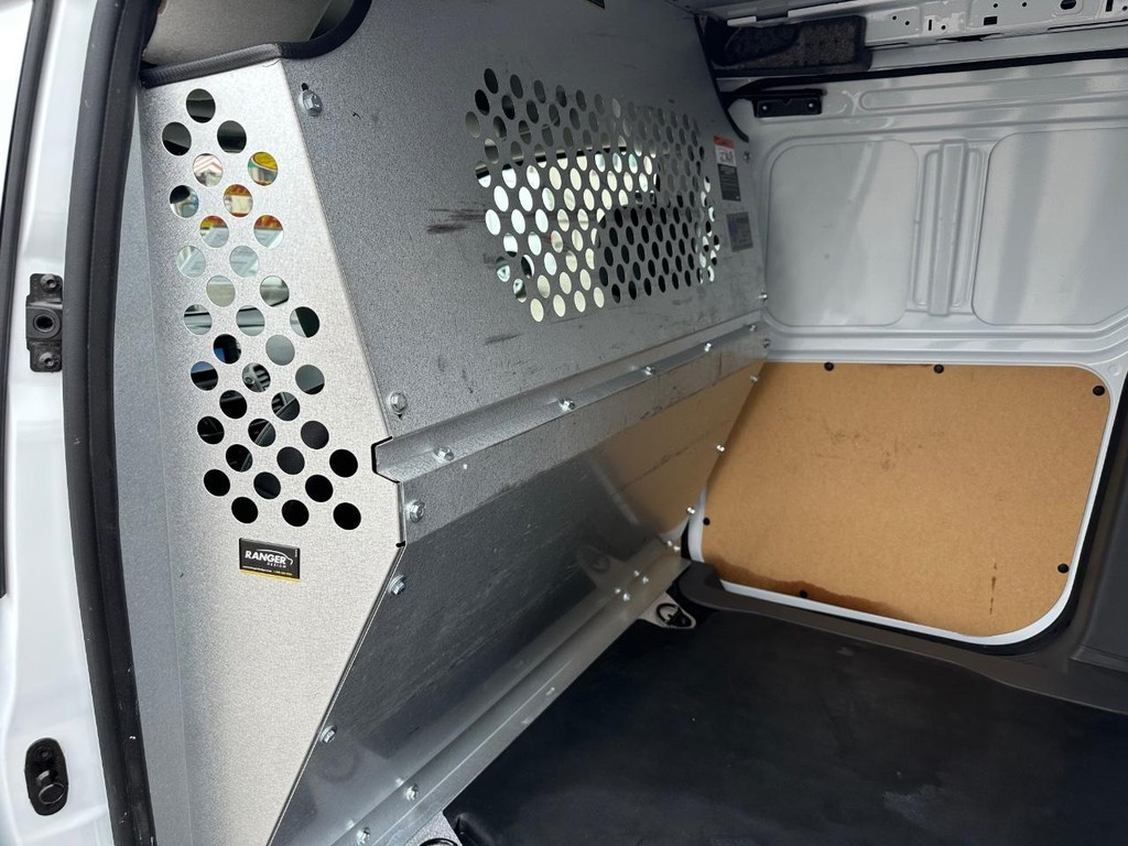 Ford Transit Connect Vehicle Full-screen Gallery Image 22