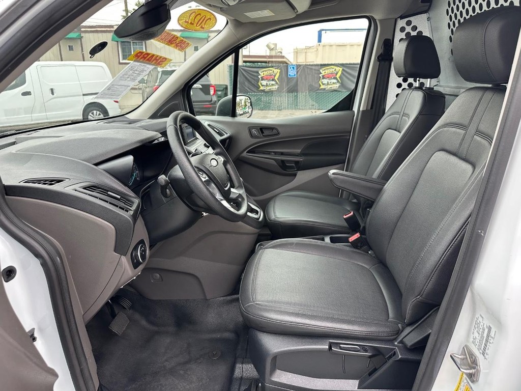 Ford Transit Connect Vehicle Full-screen Gallery Image 26