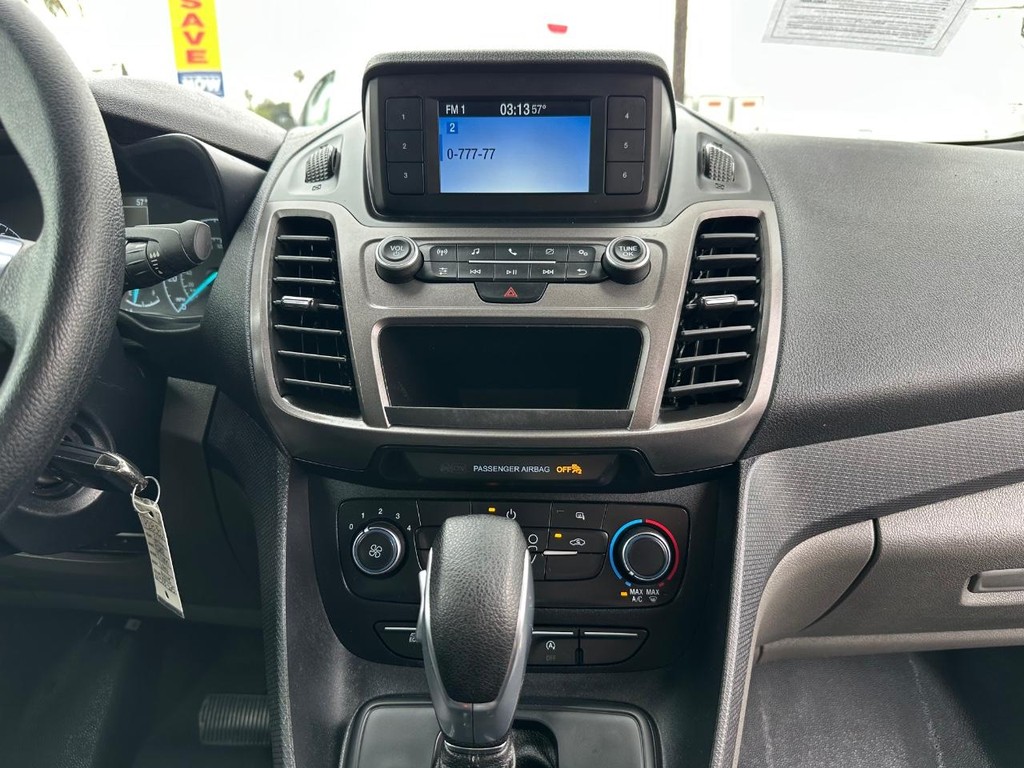 Ford Transit Connect Vehicle Full-screen Gallery Image 34