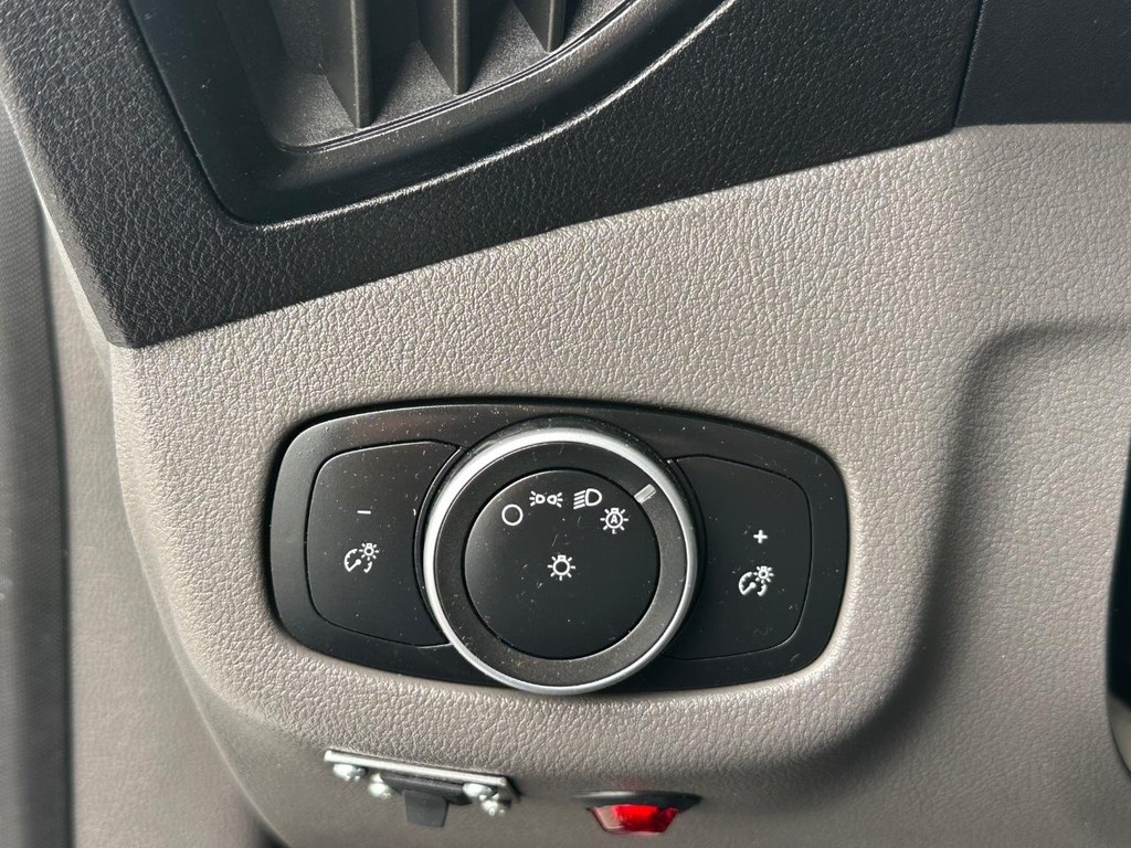 Ford Transit Connect Vehicle Full-screen Gallery Image 36