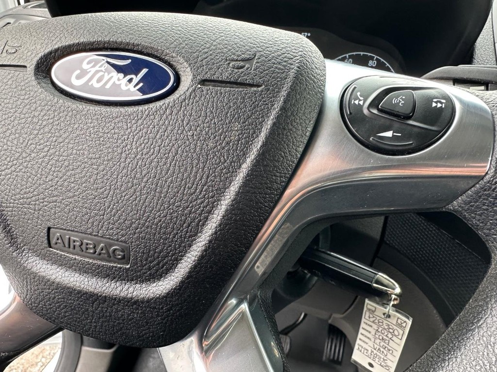 Ford Transit Connect Vehicle Full-screen Gallery Image 39