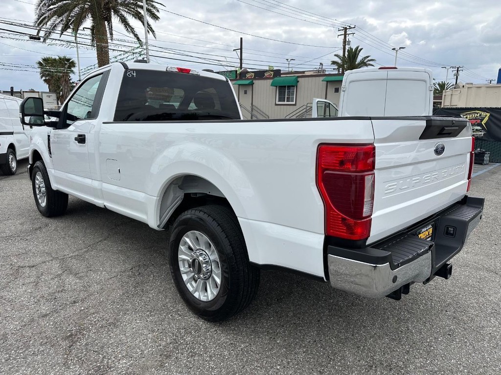 Ford F-250 Vehicle Full-screen Gallery Image 09