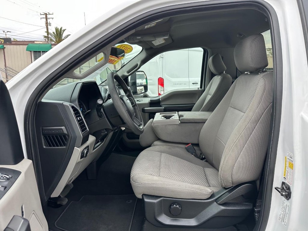 Ford F-250 Vehicle Full-screen Gallery Image 17